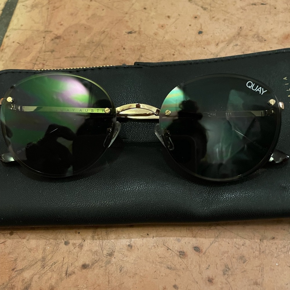 Quay x Elle Ferguson sunglasses. Farrah model